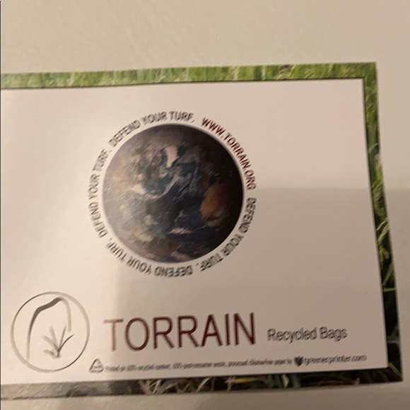 Torrain Vegan Recycled Sustainable Clutch Wallet - Picture 6 of 8